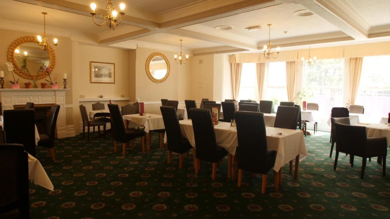 חלנדודנו The Broadway Hotel מראה חיצוני תמונה